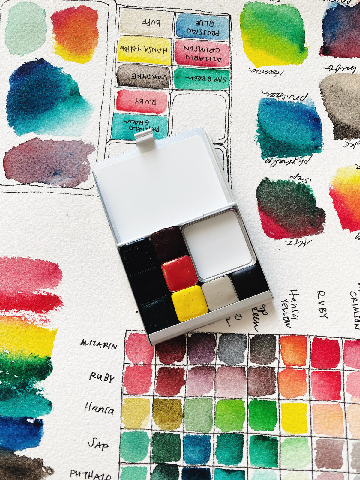 MINI Happy Little Palette - 8 mini paints & 1 mini mix pan
